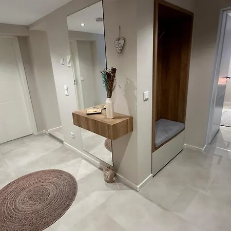 Apartment Ferienwohnung Neue Krone - Mernes *